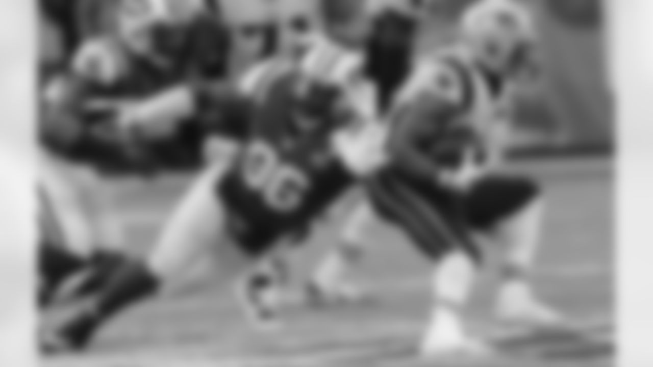 After battling through a toe injury that kept him out of action for three weeks, Mo was finally able to return to the field against the Patriots. However, in addition to continuing rehab on his toe, Mo's had to deal with an illness. He's officially listed as questionable after not participating during Friday's practice.