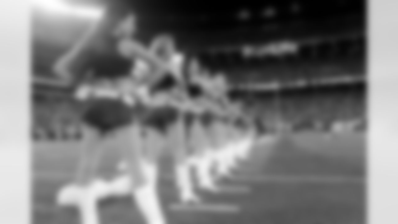 New York Jets Flight Crew: Jets vs Cowboys