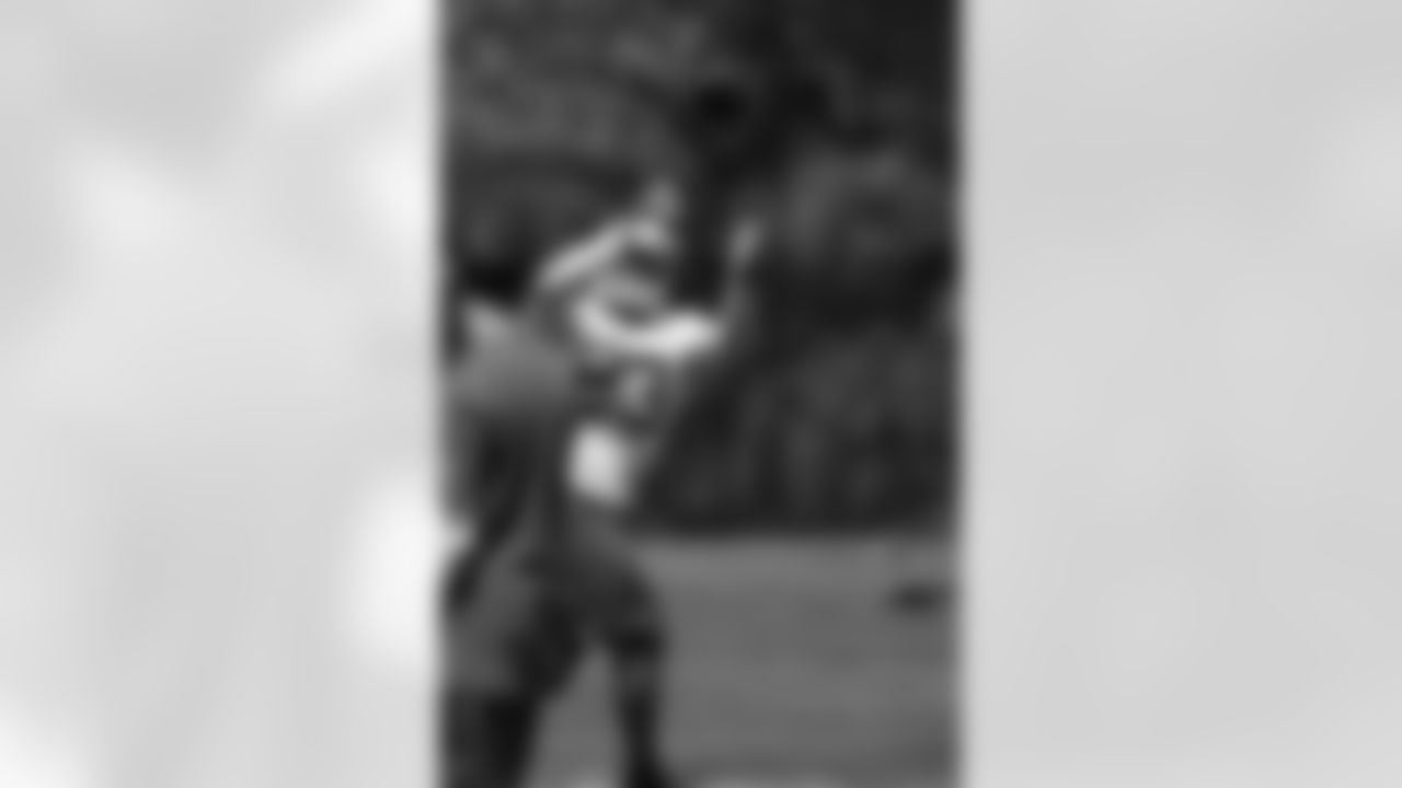 RB Shonn Greene Photos