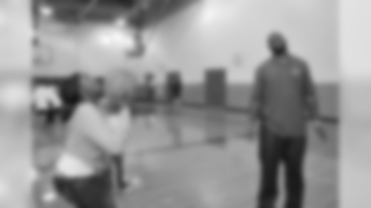NFL Play 60 Challenge: Wilson and Dixon Inspire Local Kids
