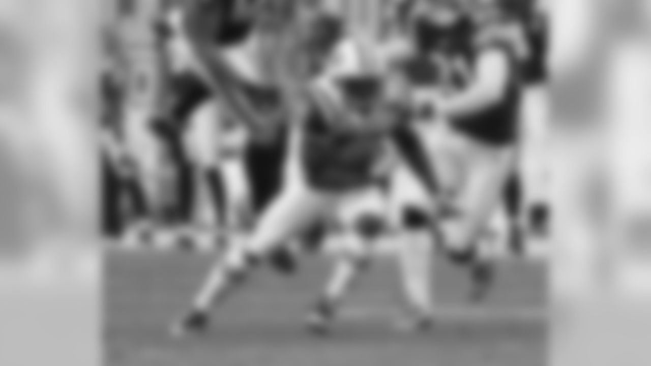 Santonio Holmes Photos