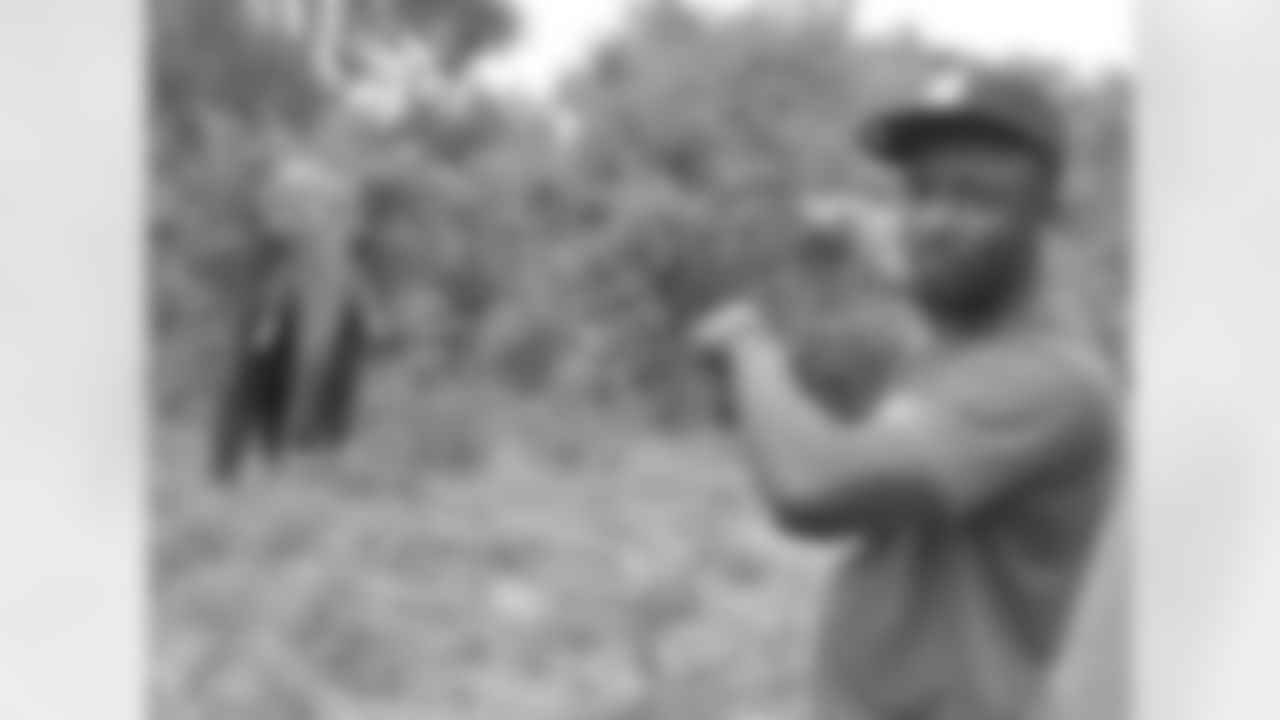 Clowney and Holmes help in Ghana