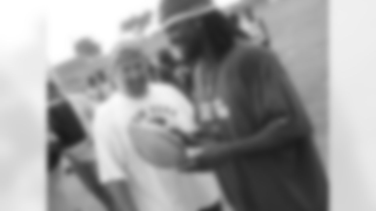 Jets Players Visit Haiti to Help Earthquake Victims