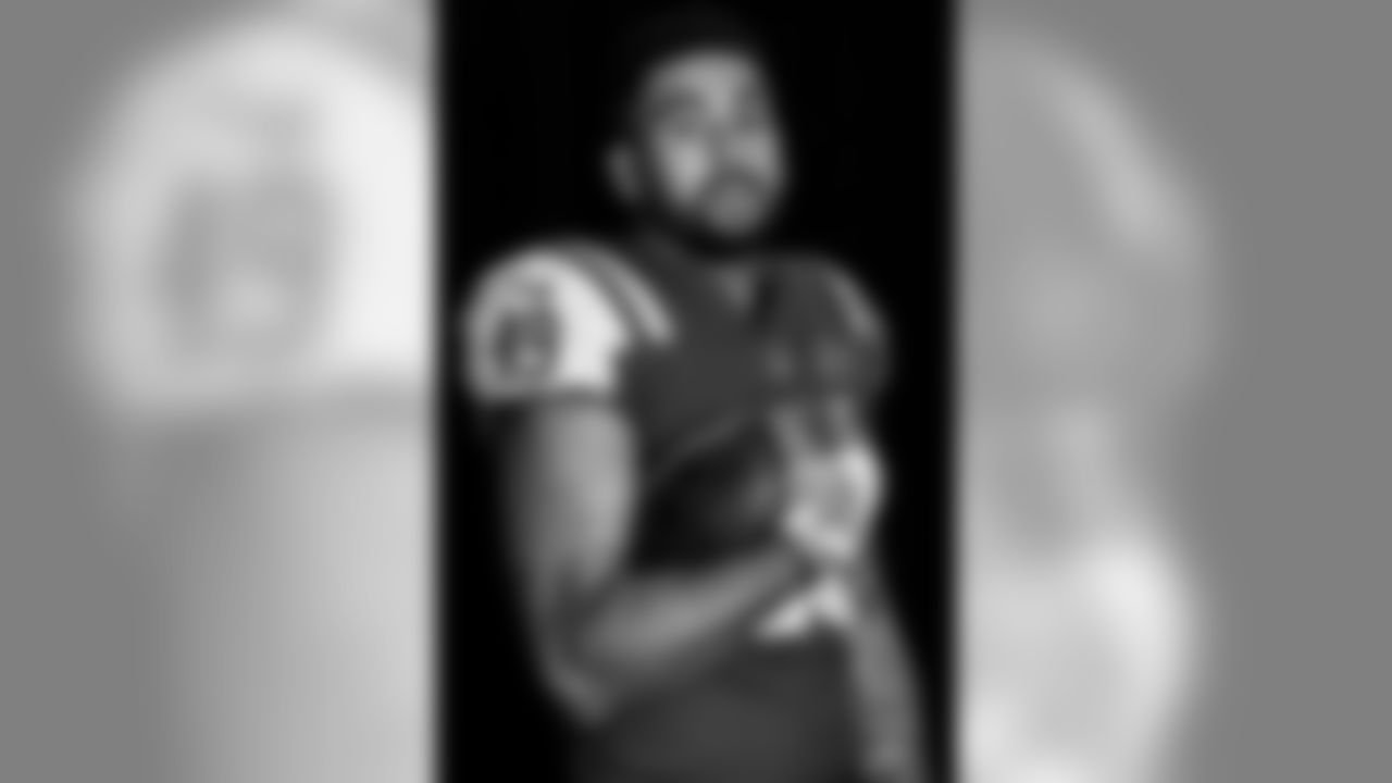 #86 Jordan Leggett (TE) --- New Number