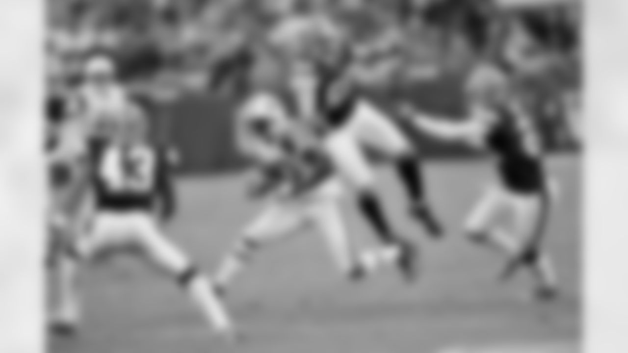 2010 Week 10 Jets vs Browns Game Photos