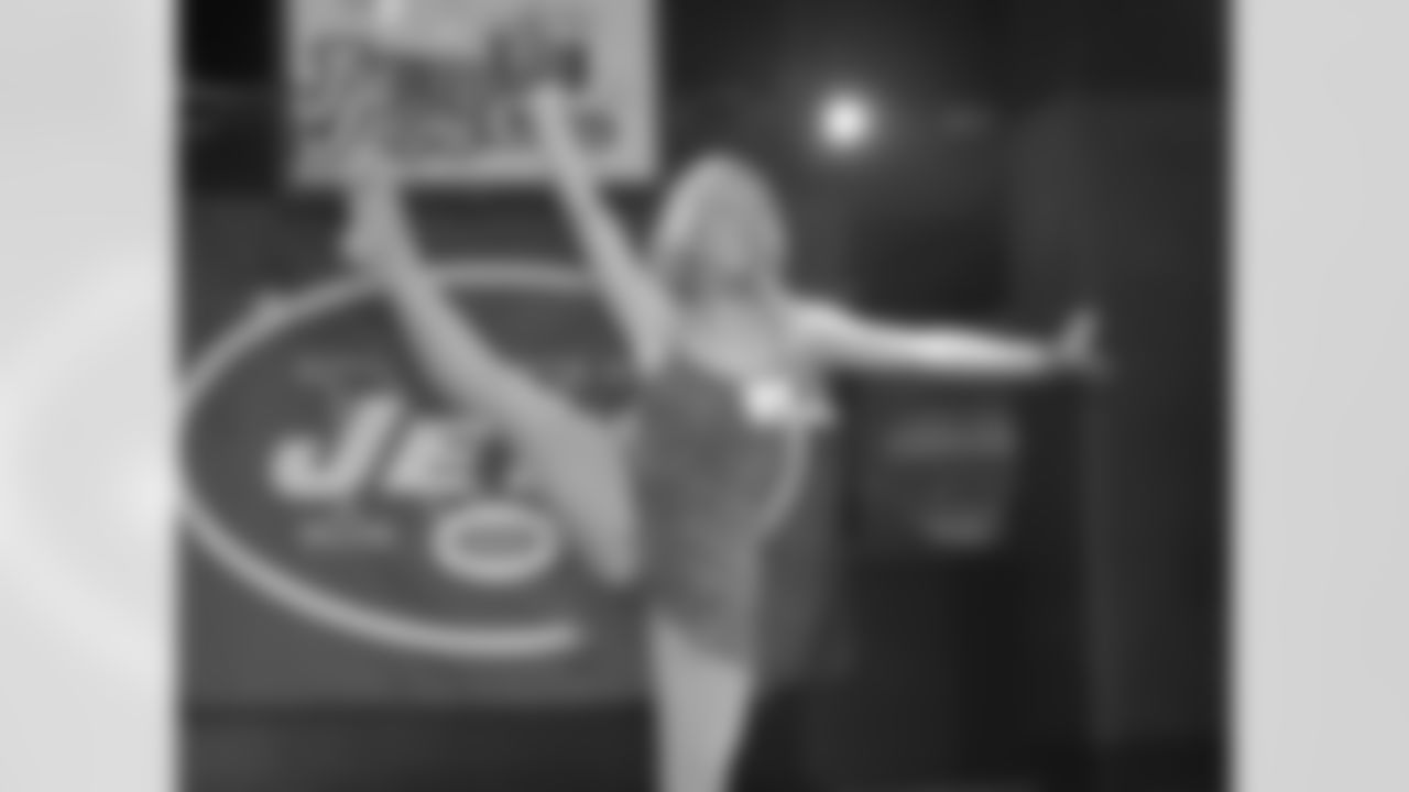 Jennifer- 2009 Flight Crew Member Photos