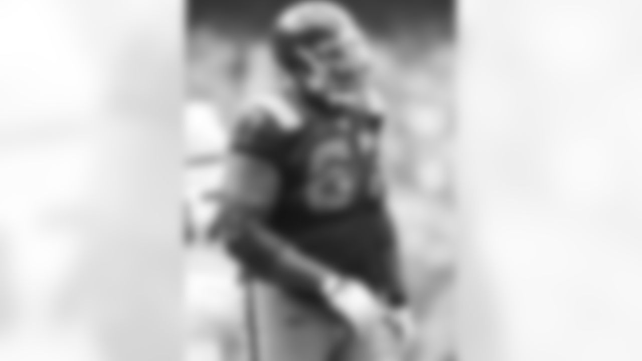 Damien Woody Photos