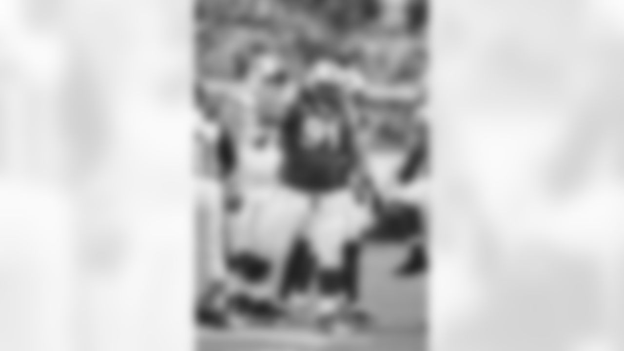 Sione Pouha Photos