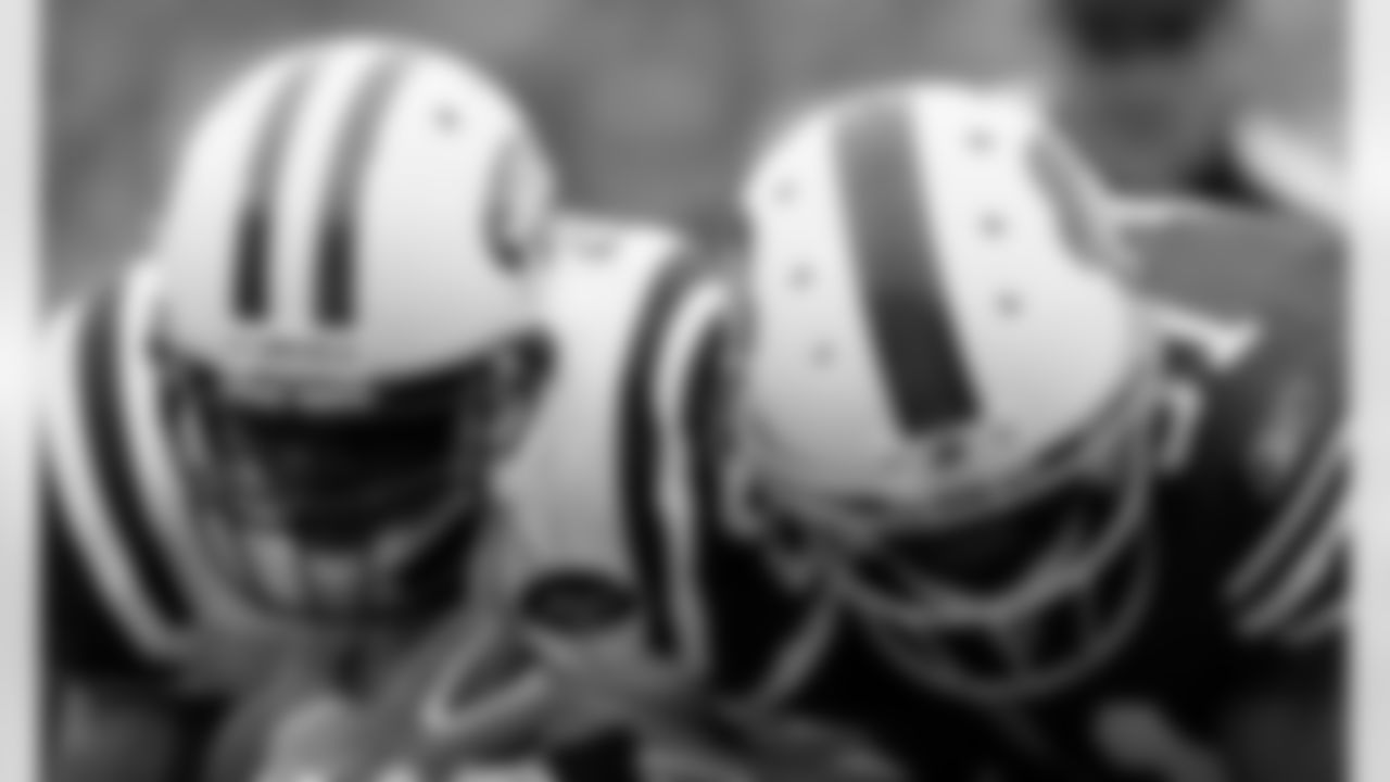 2010 Week 4 Jets at Bills Game Photos