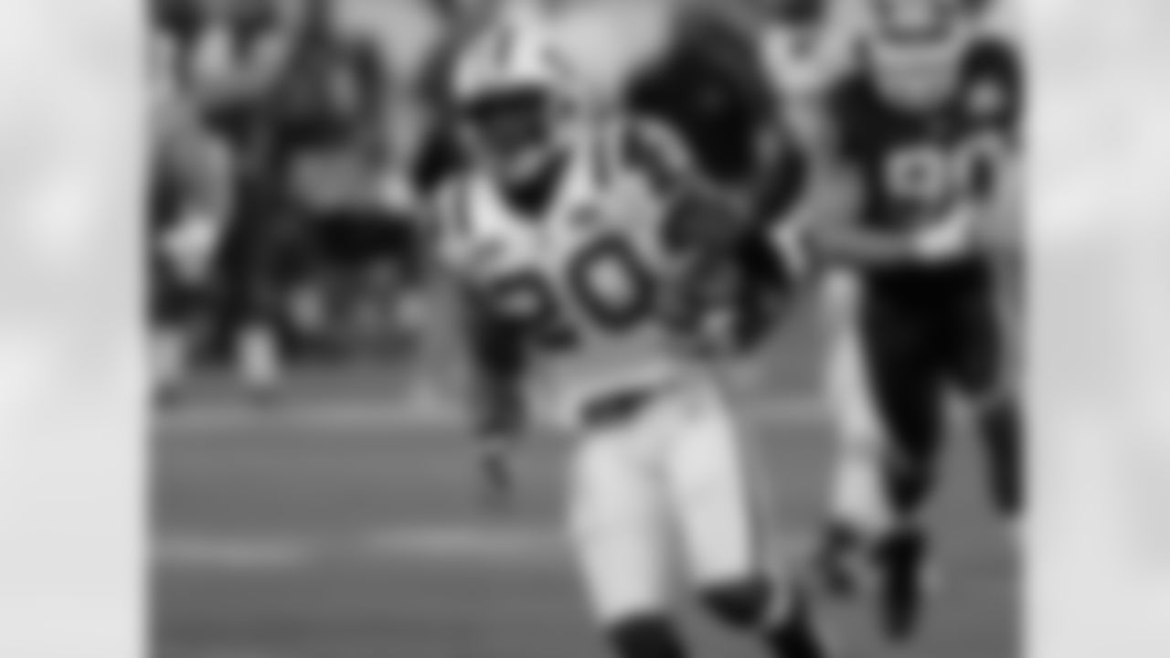 2009 Week 13 Jets at Bills Photos