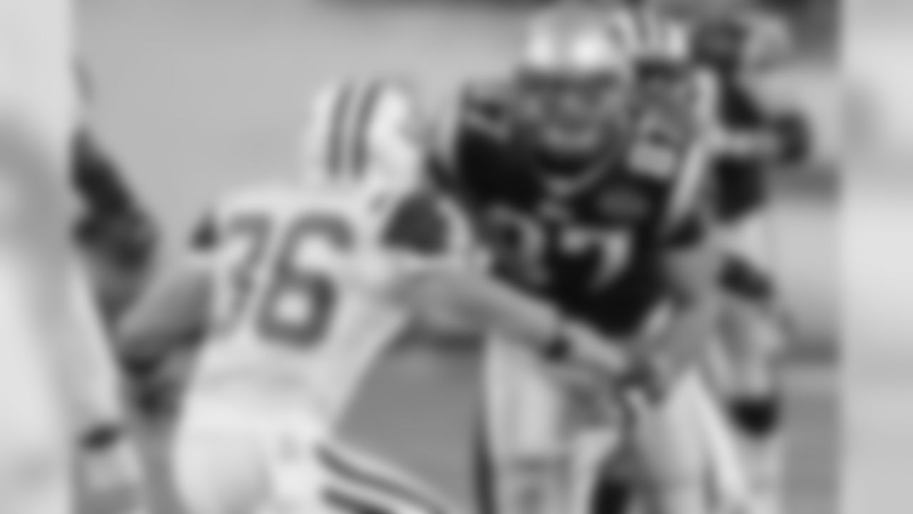 Jim Leonhard Photos