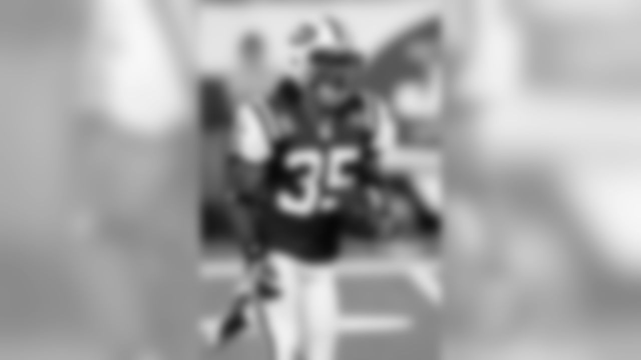 Isaiah Trufant Photos