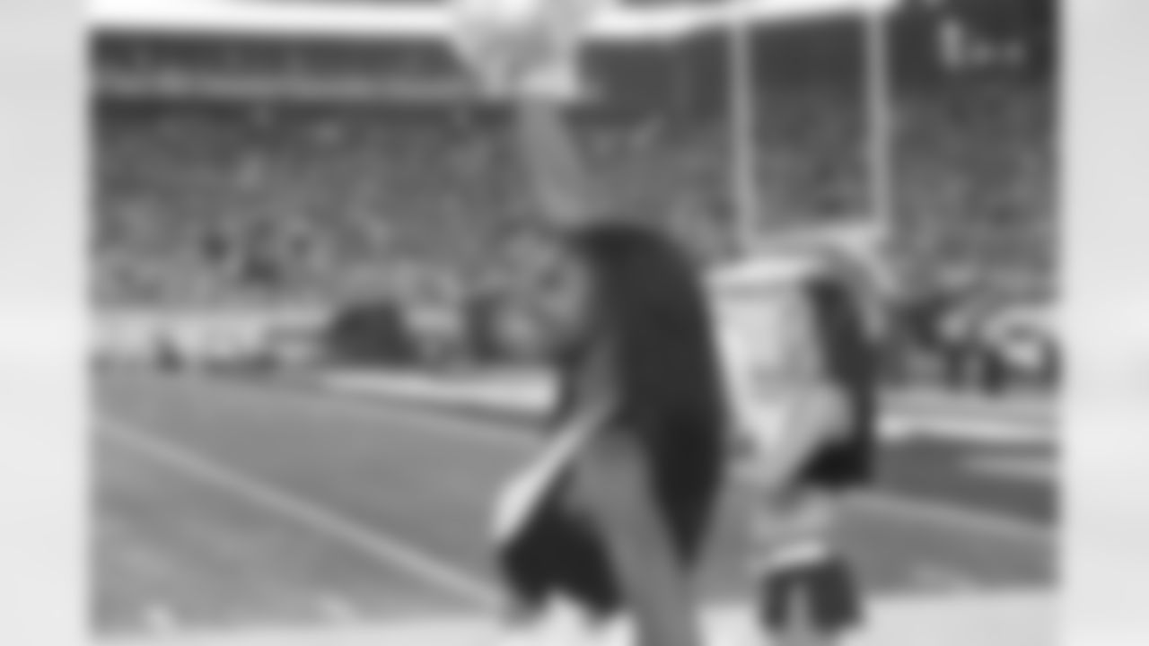 New York Jets Flight Crew: Jets vs Cowboys