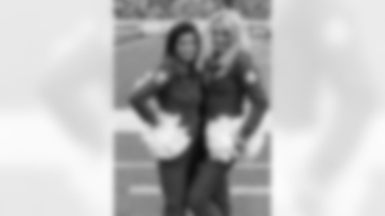 2010 Week 17 Jets vs Bills Flight Crew Photos