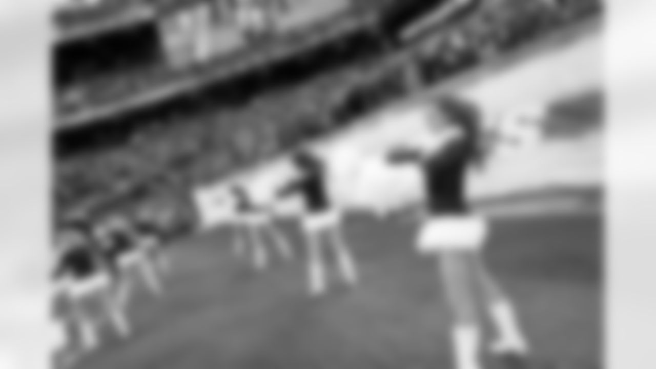 New York Jets Flight Crew: Jets vs Giants