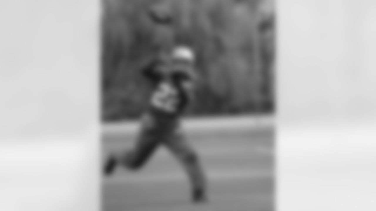 Williams was promoted to the Jets active roster on Oct. 28 and started in his NFL debut against the Chiefs five days later. He led the team with seven tackles and added a pass defensed. In his second start against the Steelers on Nov. 9, Williams had four tackles and two passes defensed.