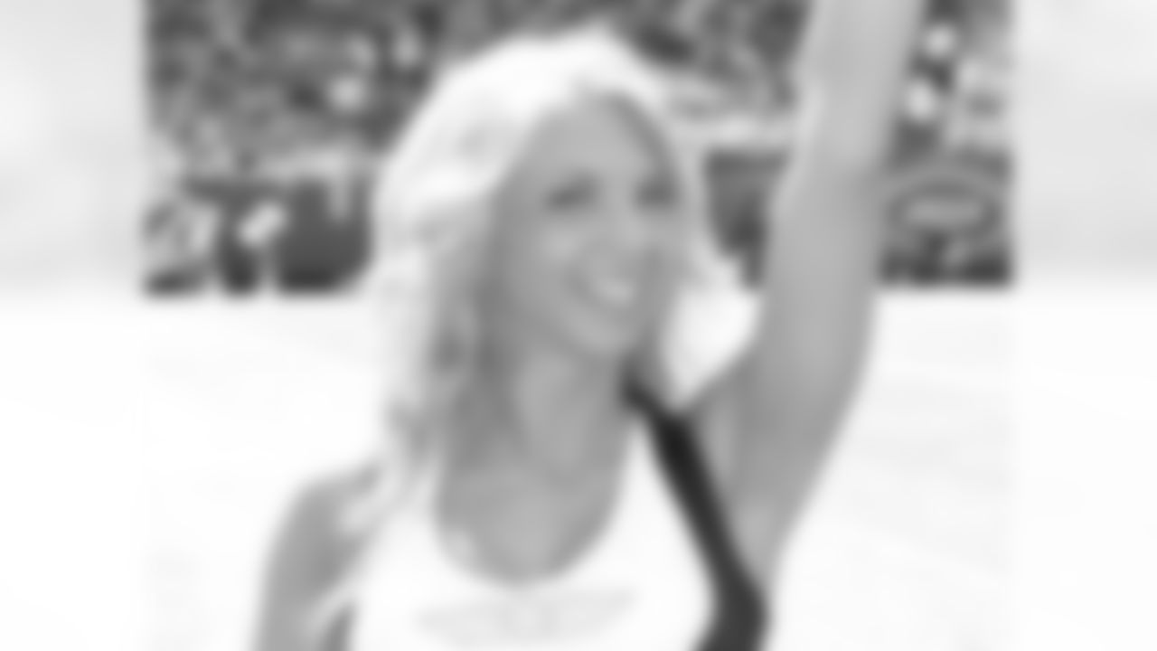 Lauren P. 2009 Flight Crew Member Photos