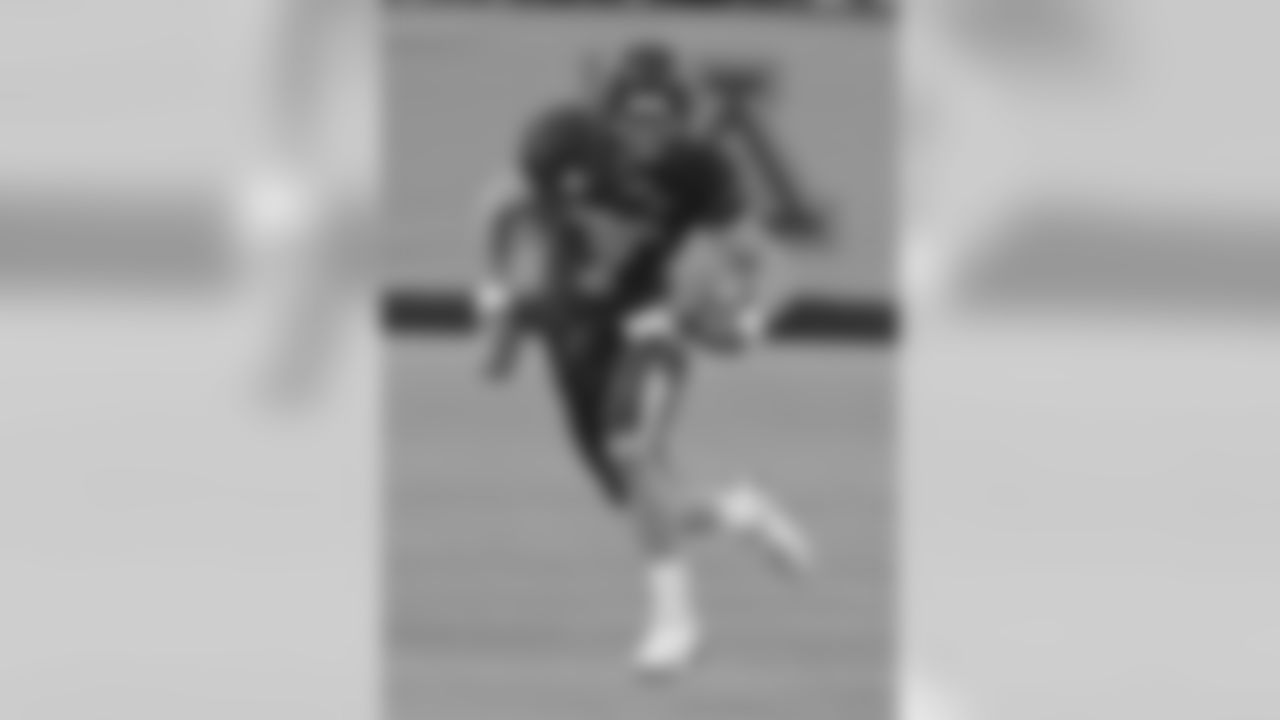 Decker set the University of Minnesota career record for receptions (227) and receiving yards (3,119). Of the 354 balls thrown his way, only three were dropped.