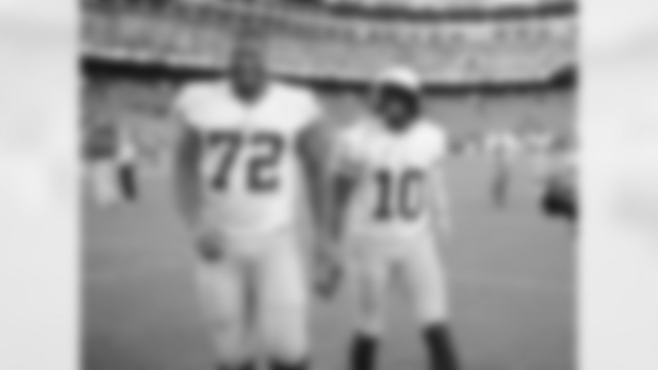 Bowen played the past four seasons in Washington and until now, had played his entire nine-year career in the NFC East.