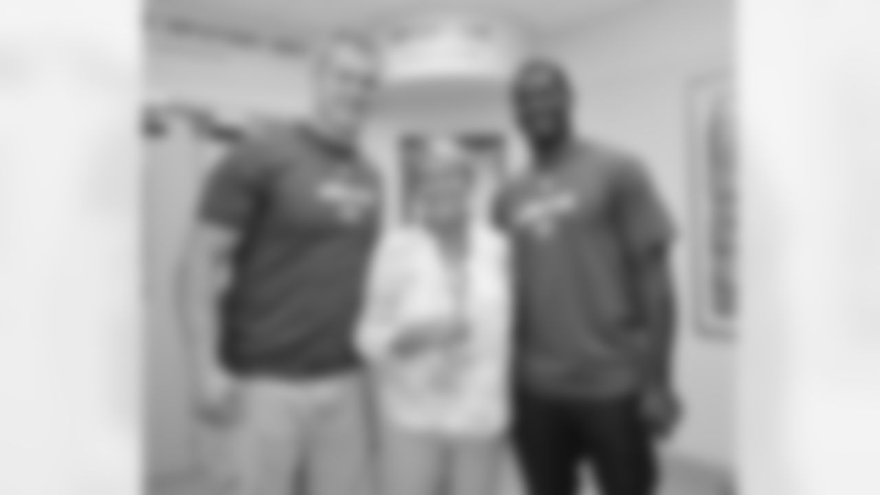 Pool and Mulligan Visit Goryeb Childrens Hospital