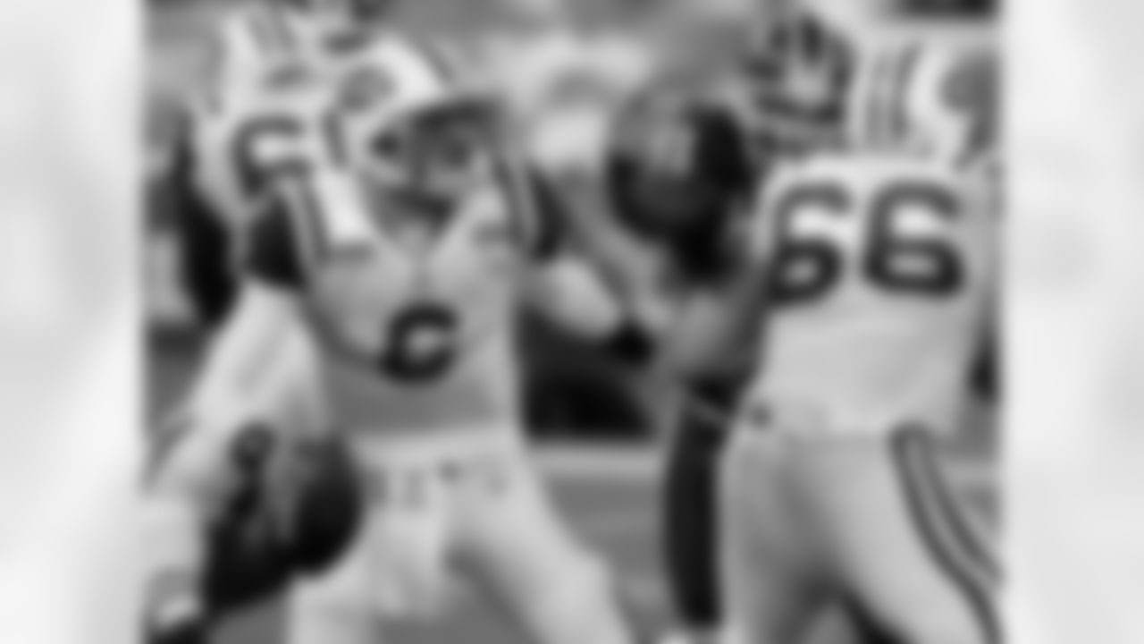 2009 Week 13 Jets at Bills Photos