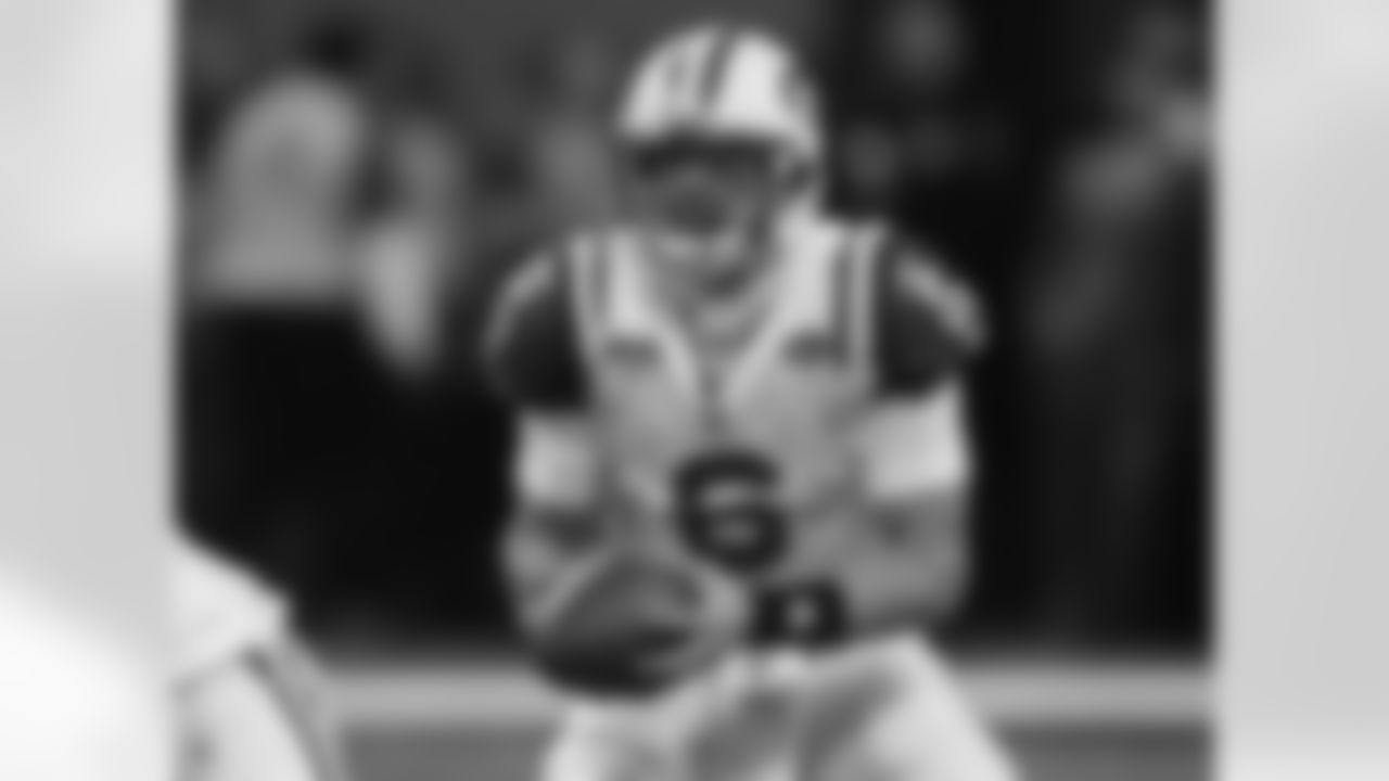 2009 Week 16 Jets at Colts Photos
