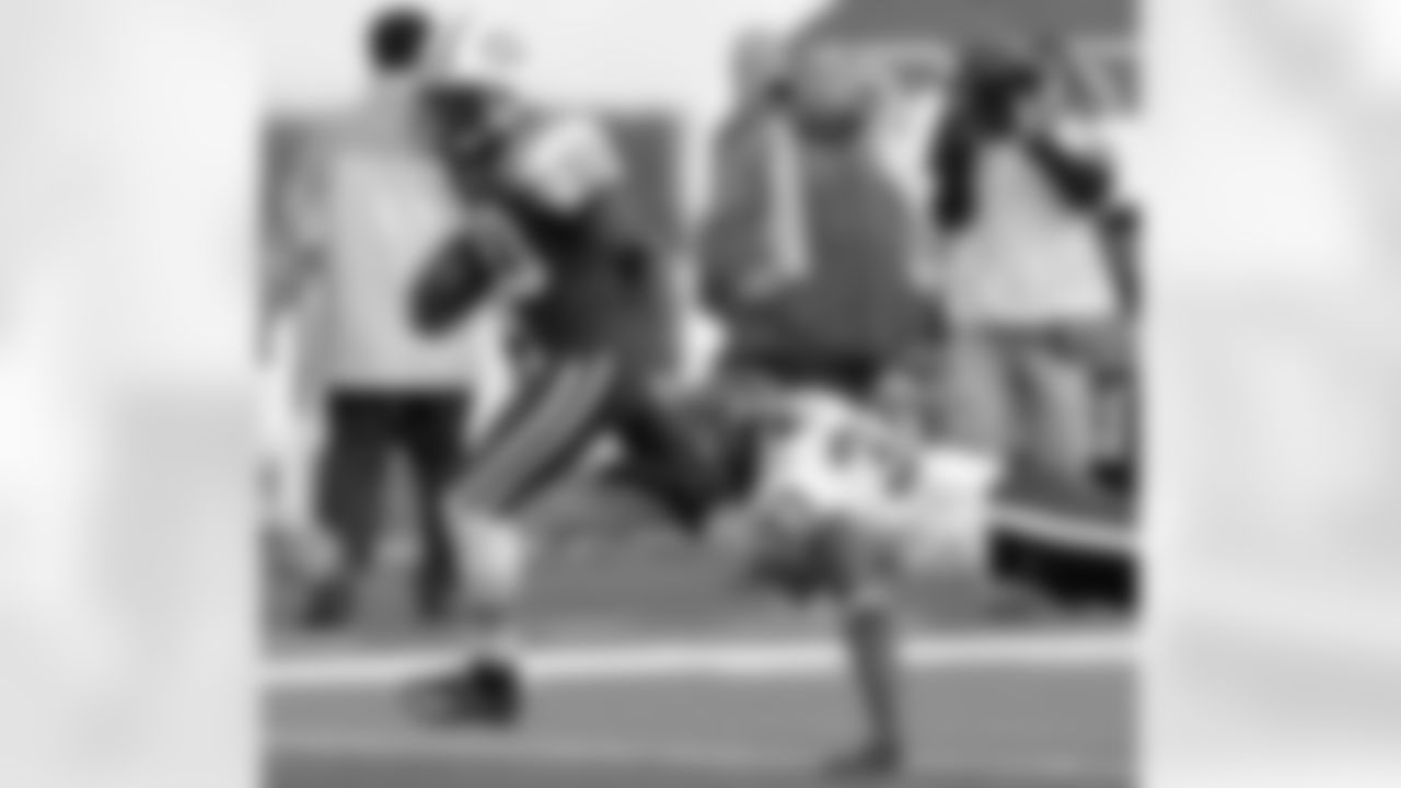 Santonio Holmes Photos