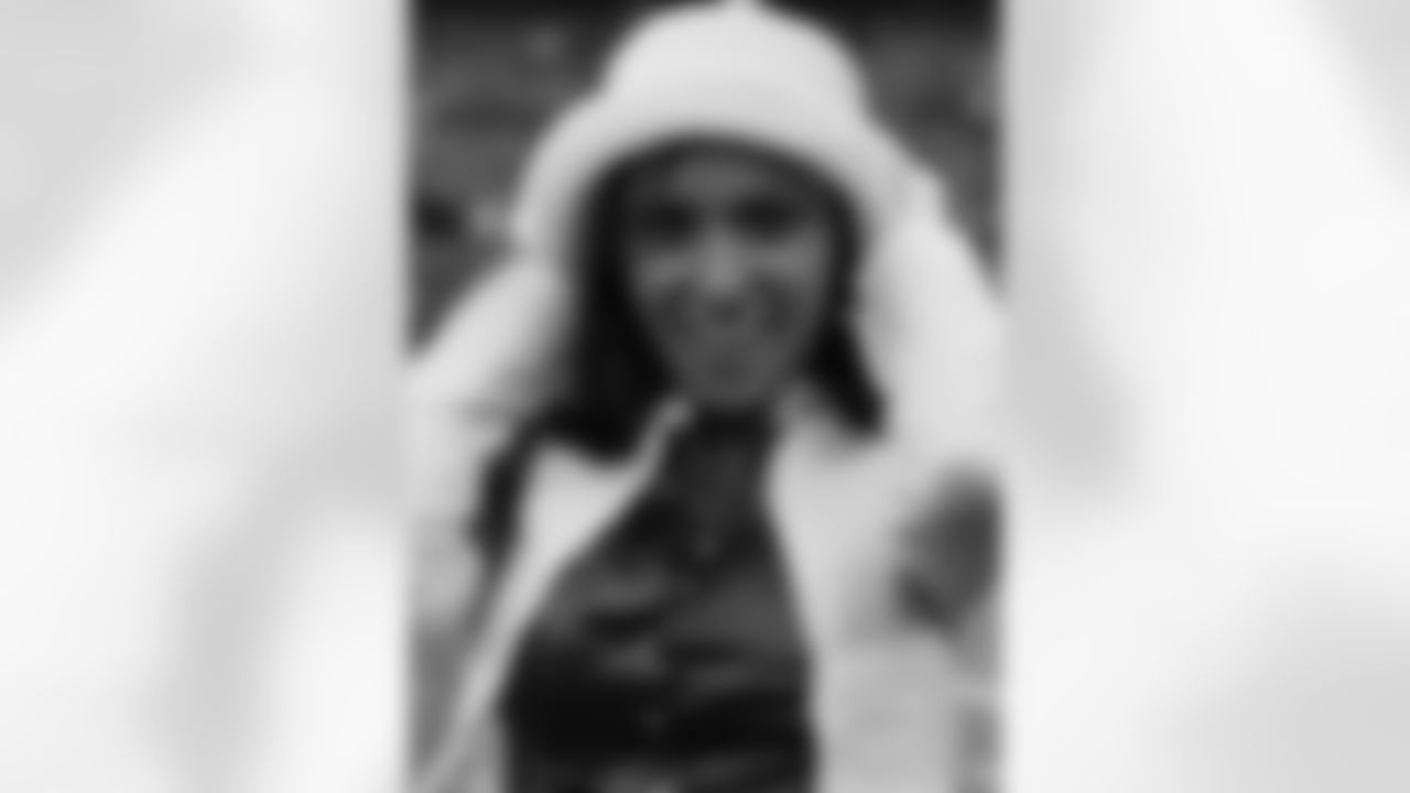 Game Host, Jenn Sterger Photos