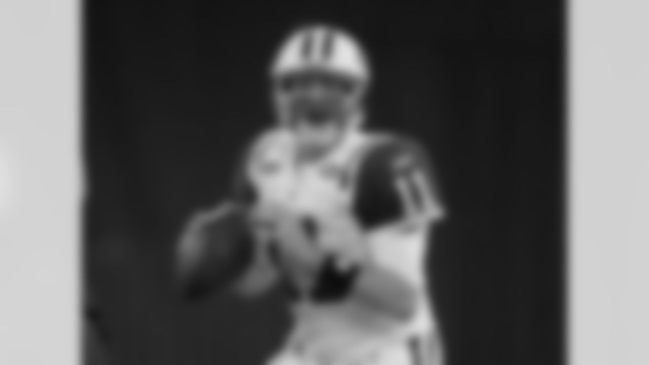 2009 Week 13 Jets at Bills Photos