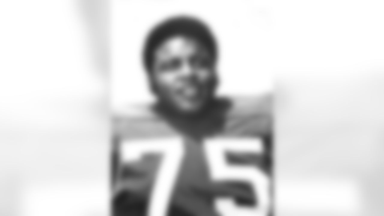 Winston Hill Photos