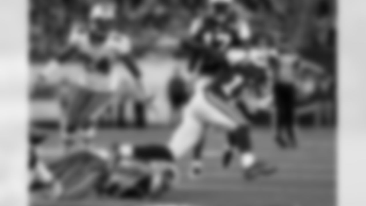 2011 Regular Season Week 6 Jets vs. Dolphins Game Photos