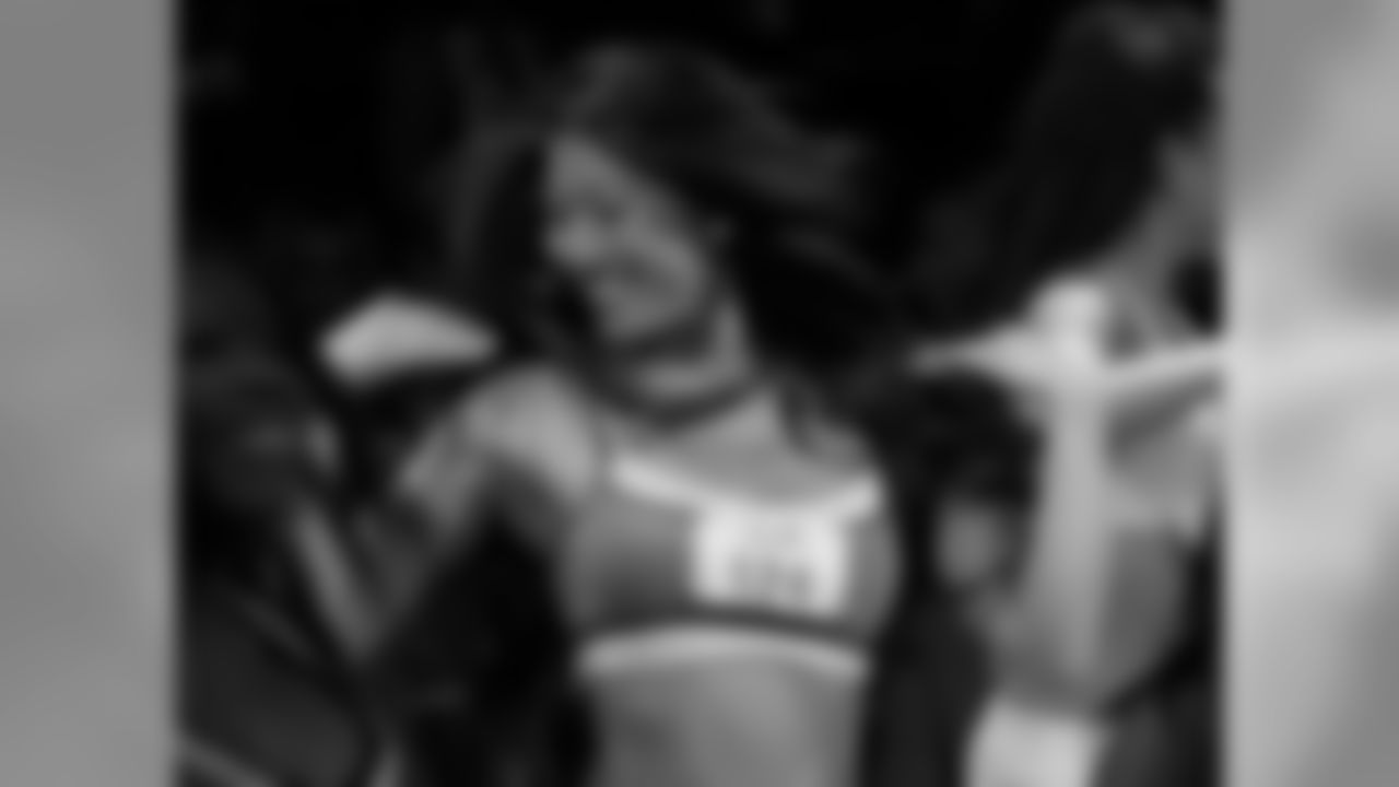 Mimi - 2009 Flight Crew Member Photos