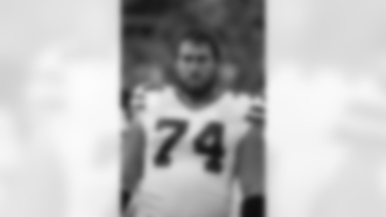 OL Geoff Gray