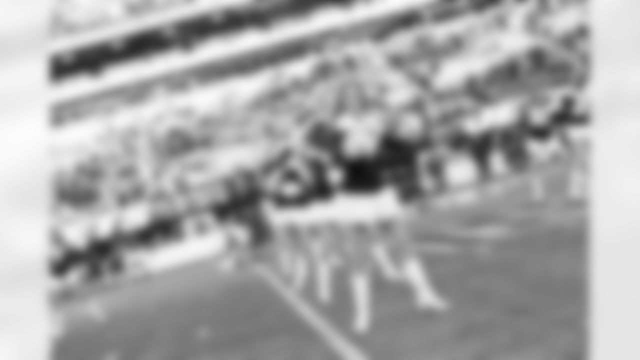 New York Jets Flight Crew: Jets vs Giants