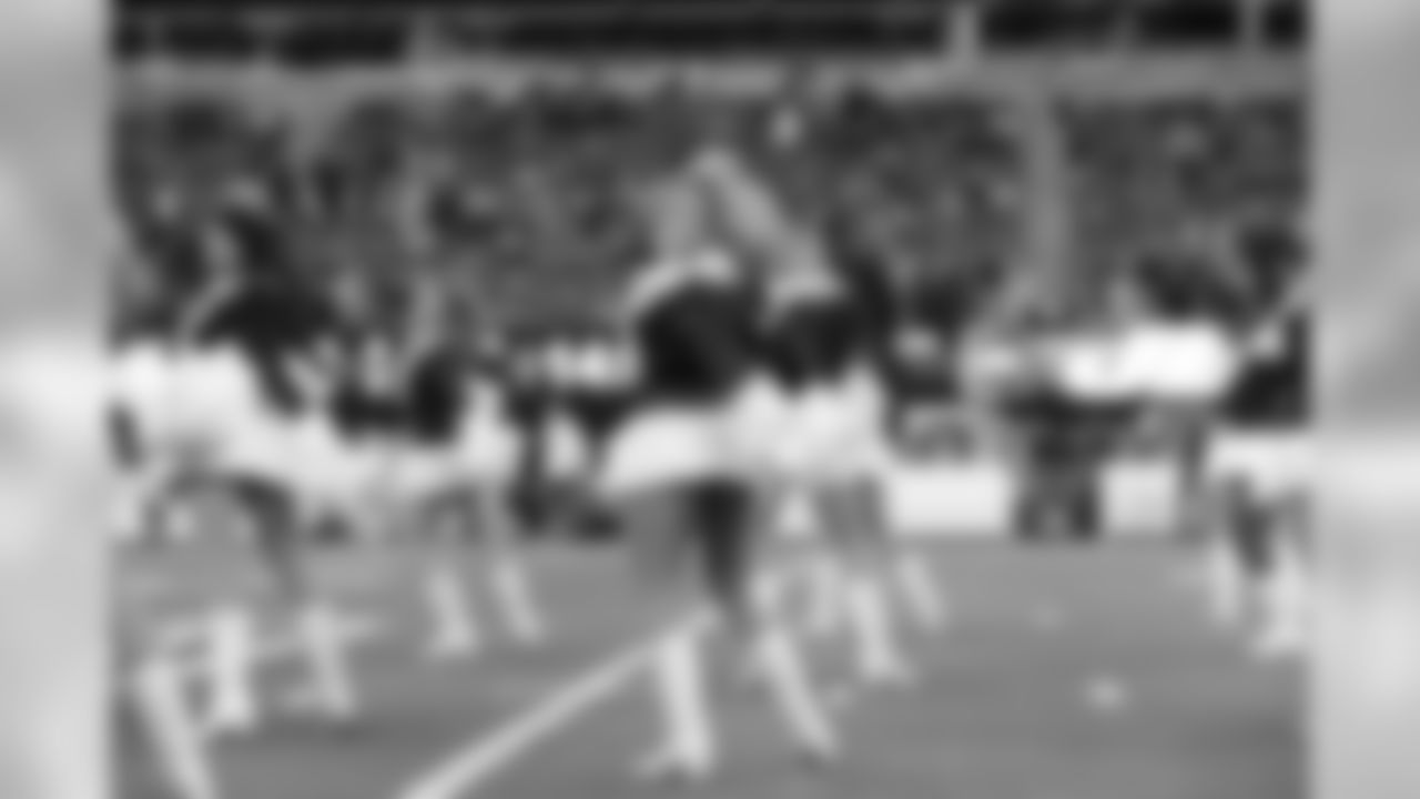 2010 Week 14 Jets vs Dolphins Flight Crew Photos