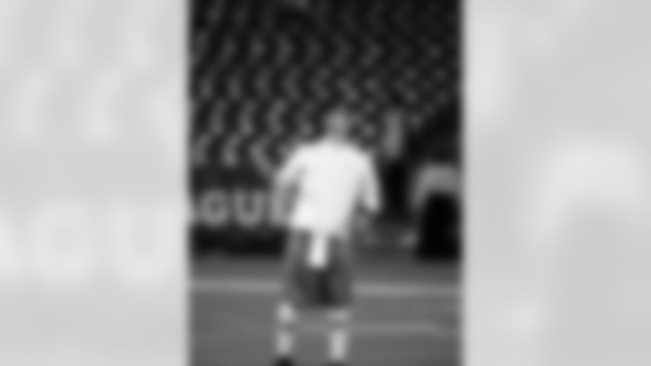 2009 Week 13 Jets at Bills Photos