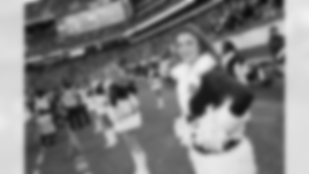 New York Jets Flight Crew: Jets vs Giants