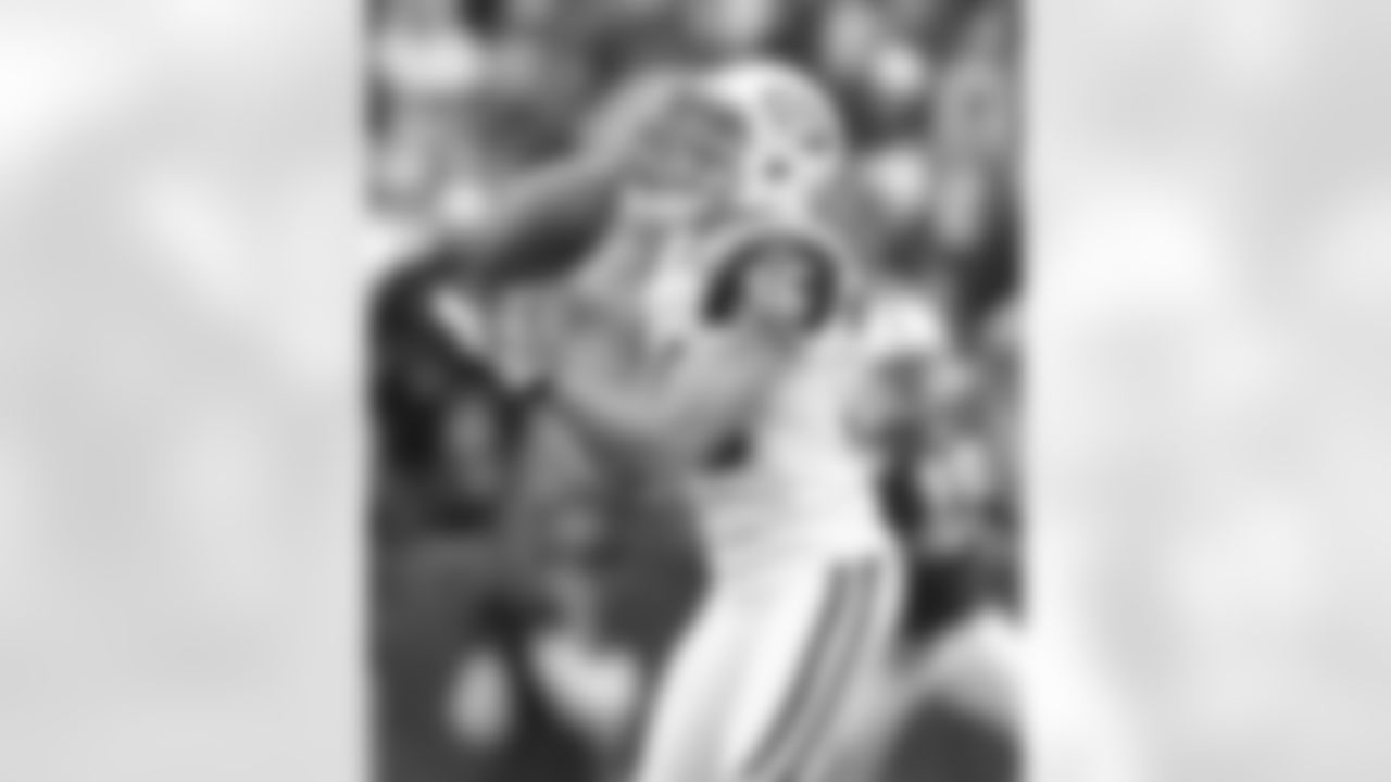 Jim Leonhard Photos
