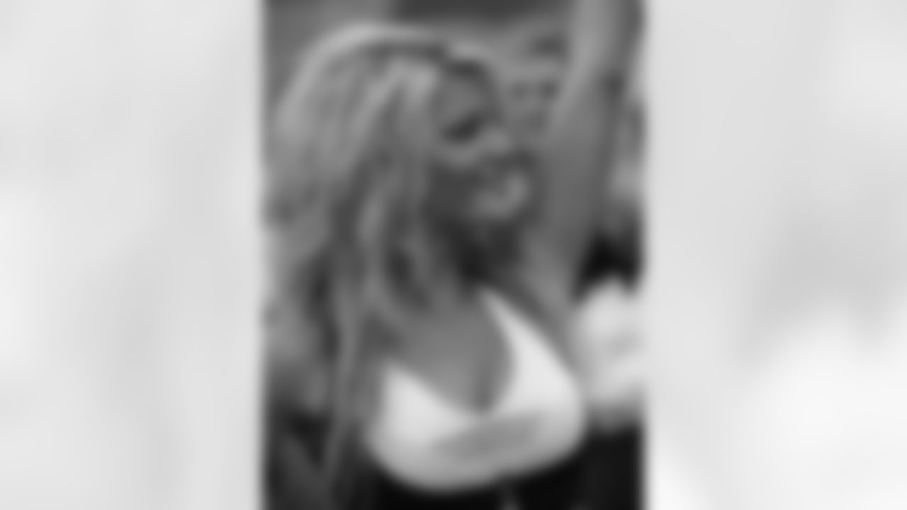 Nicole 2009 Flight Crew Member Photos
