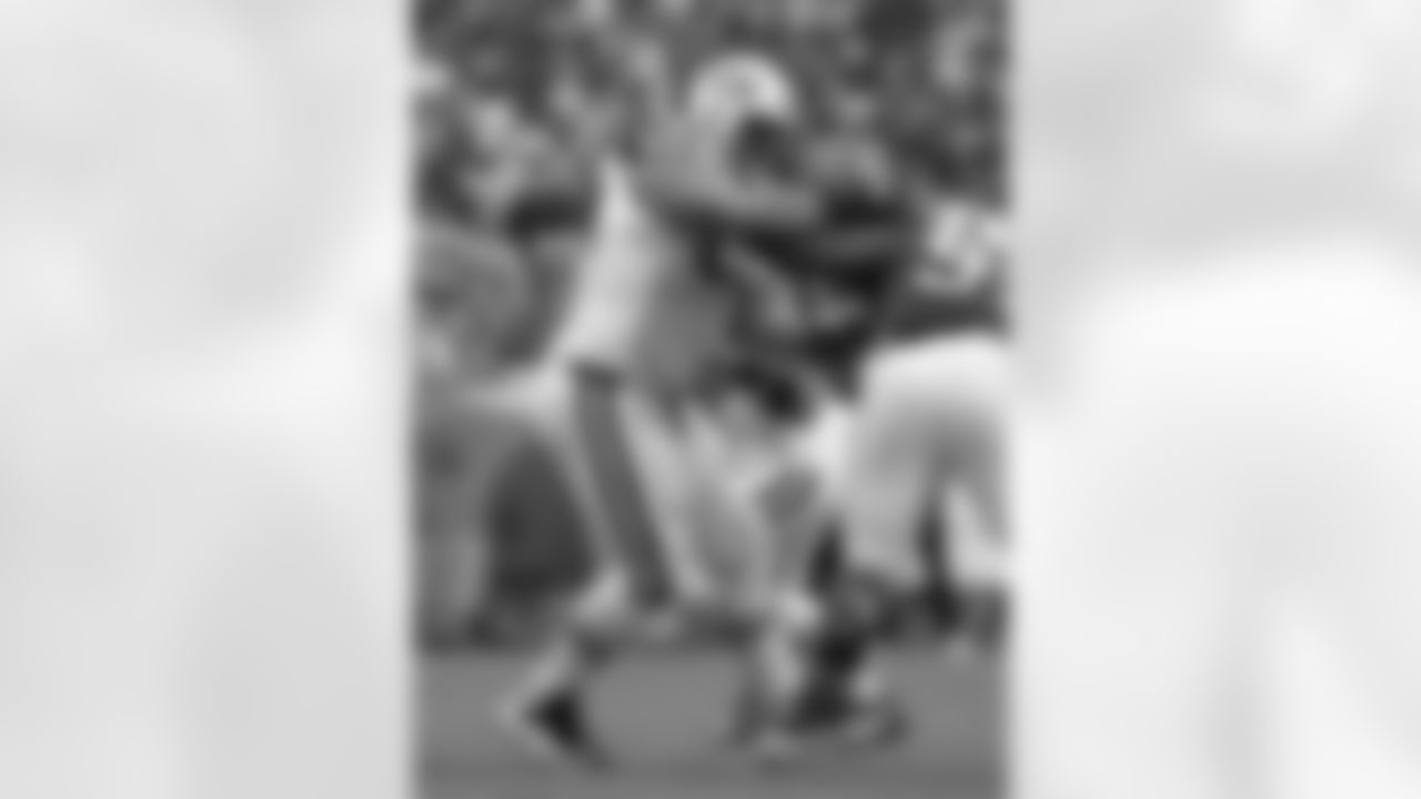Matt Slauson Photos