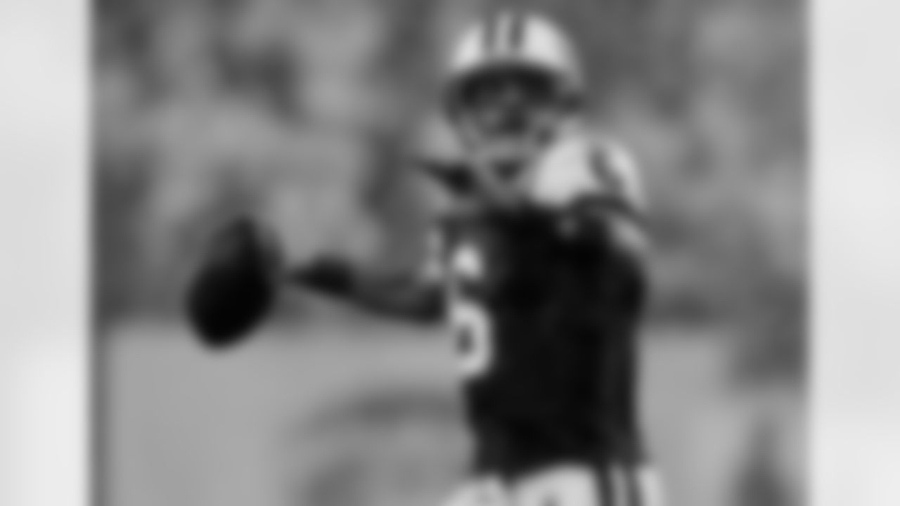 2010 Week 5 Jets vs Vikings Game Photos