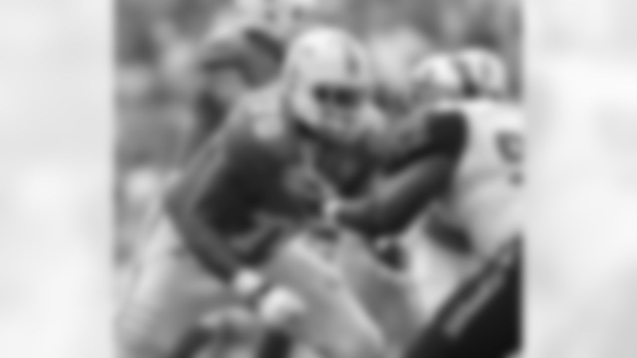 Set Tennessee record for career starts for an O-lineman (49)