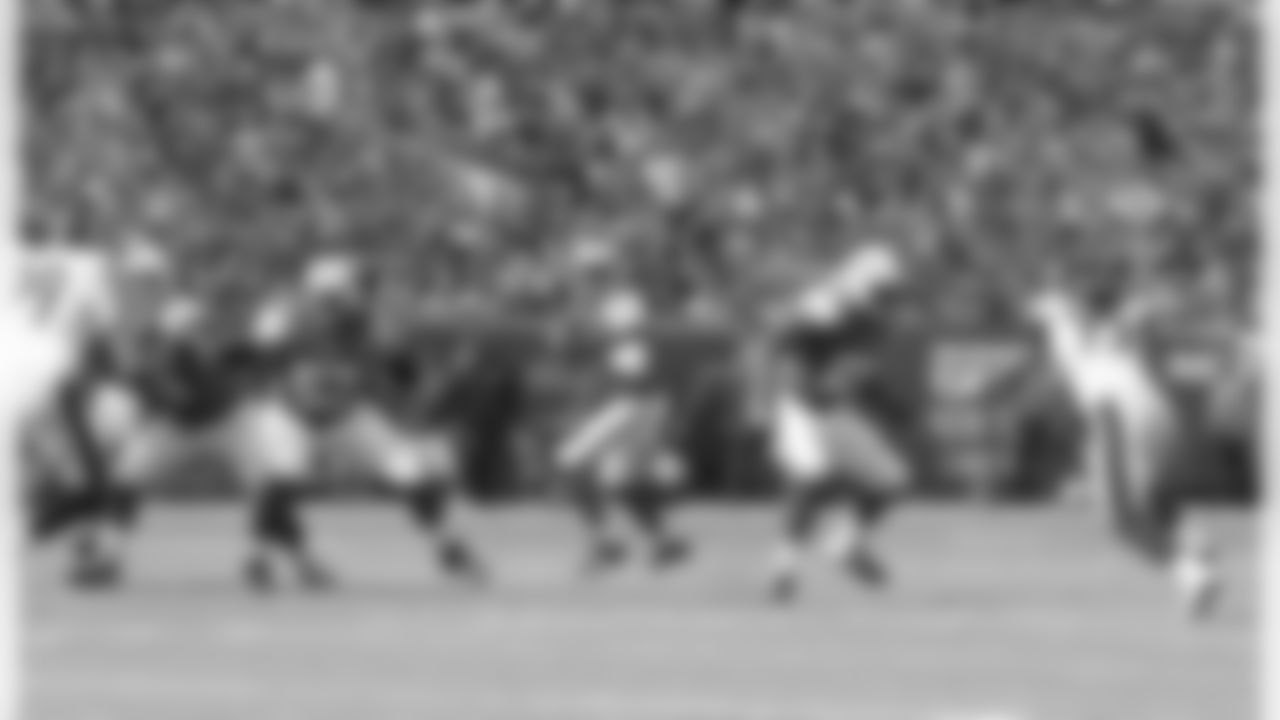 QB Geno Smith had just two home games with more interceptions than touchdowns. One of those games came against the Steelers Week 6 (19-for-34, 201 yards, 0 TDs, 2 INTs).