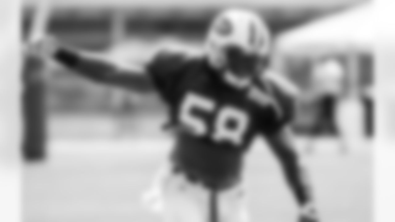 ILB Erin Henderson