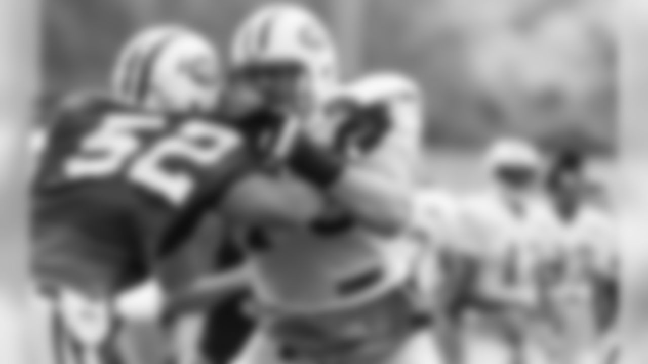 OL Brent Qvale