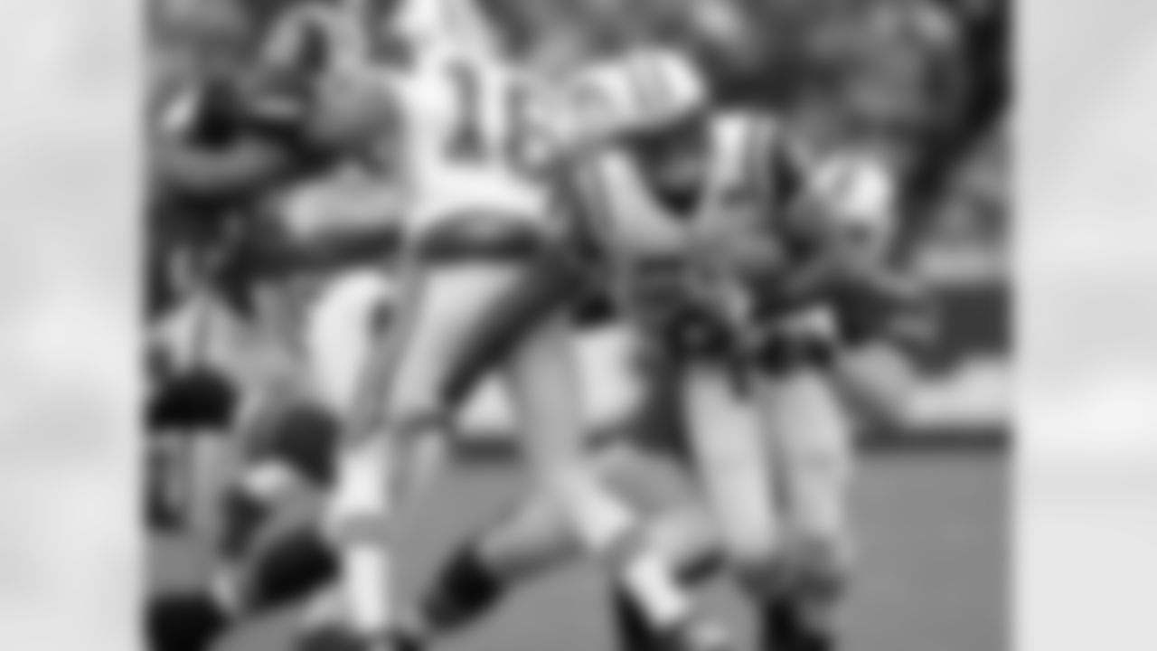 2010 Week 4 Jets at Bills Game Photos