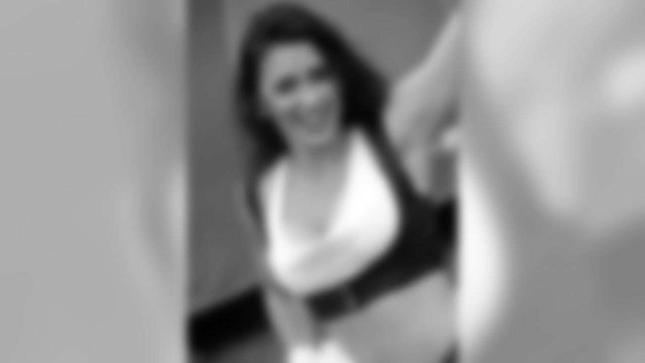 Samantha L. 2009 Flight Crew Member Photos