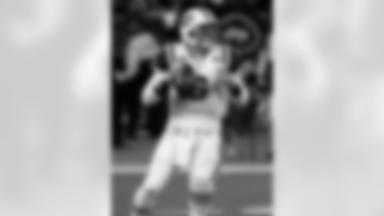 2009 Week 13 Jets at Bills Photos