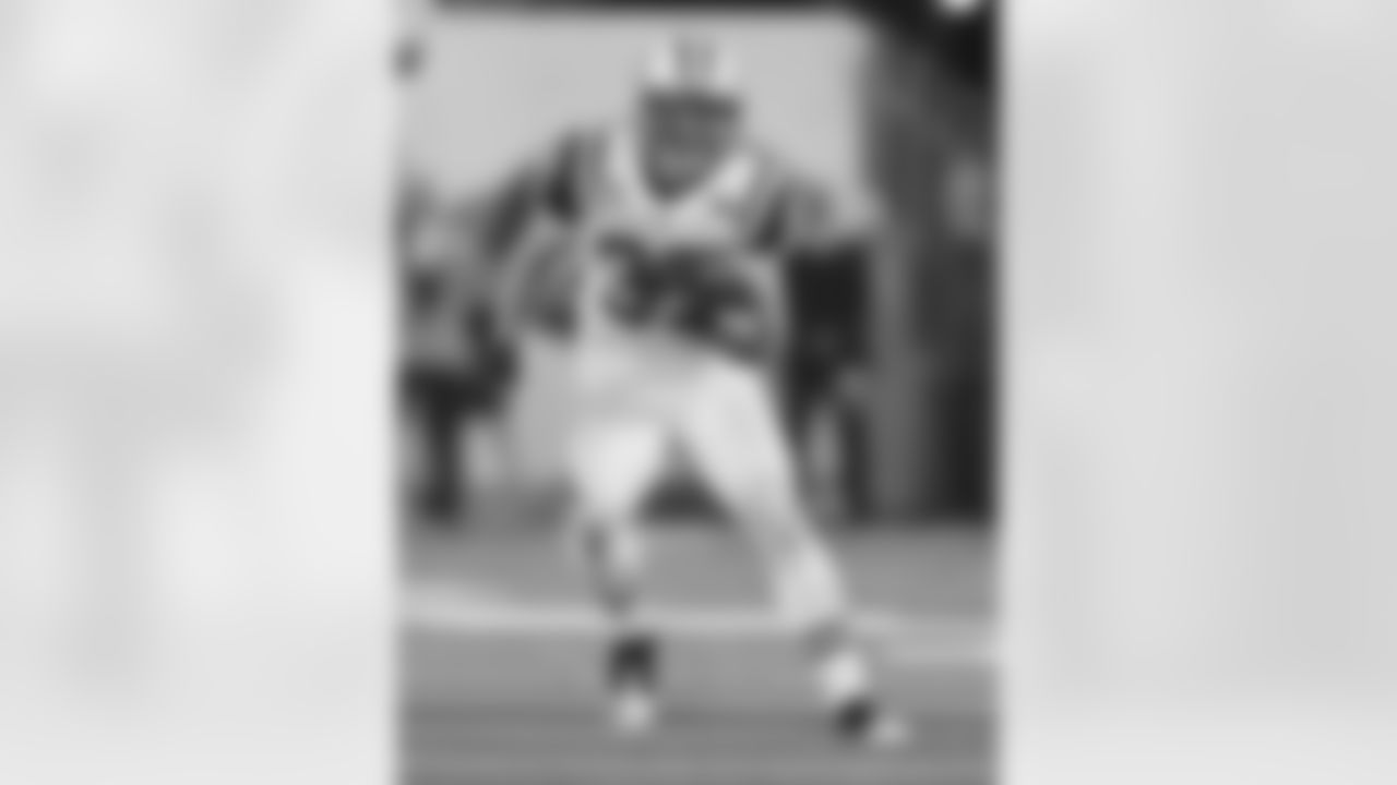 Jim Leonhard Photos
