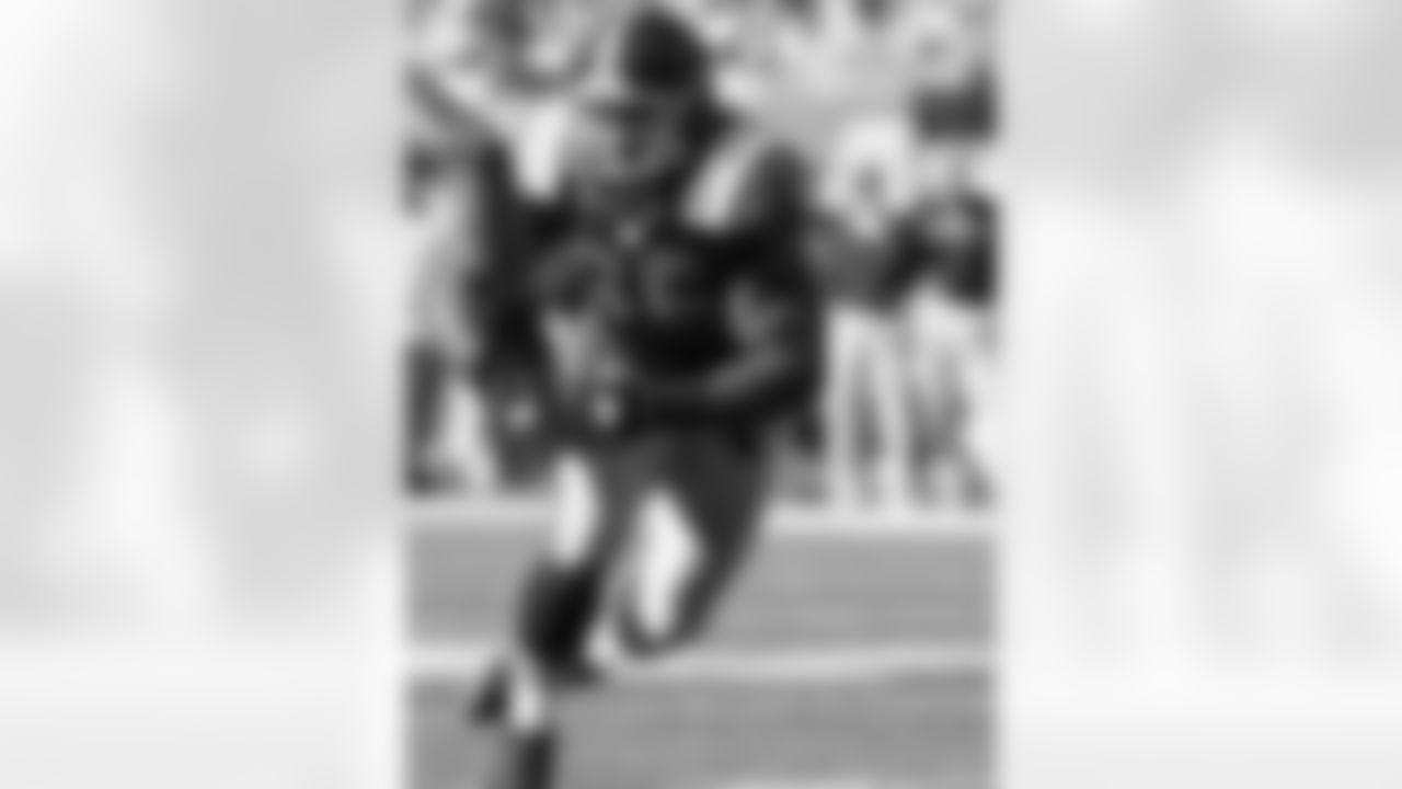 Vernon Gholston Photos